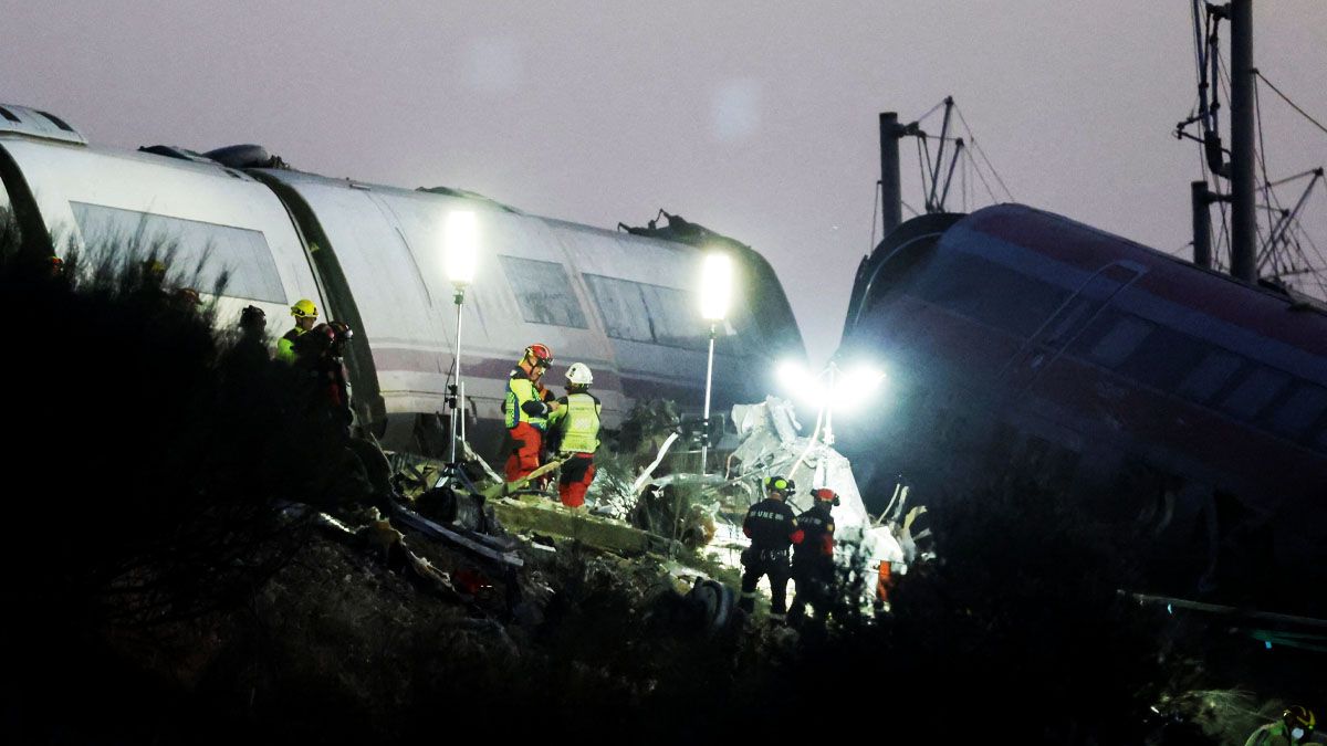 Se buscan a más de 70 personas que figuran como desaparecidos en los trenes de Alta Velocidad en España. (Foto: Reuters)