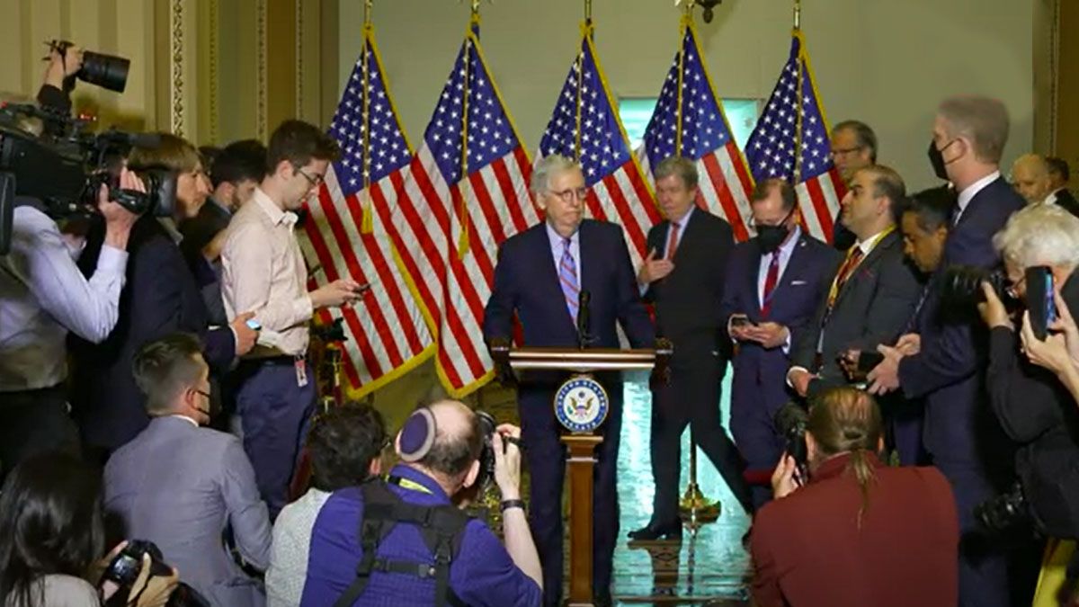 Con el apoyo de 15 senadores republicanos el senado de EE.UU. limitó el acceso a las armas (Foto: AP)