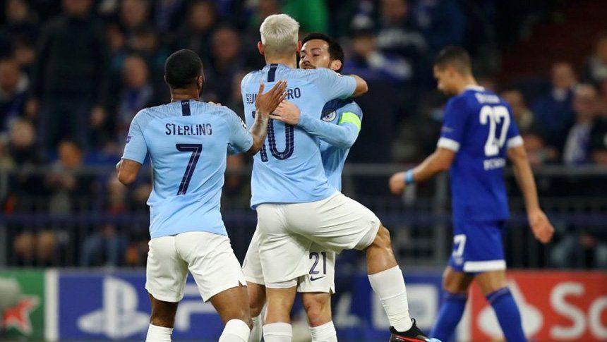 Con un gol de Agüero y Otamendi expulsado, Manchester City lo dio vuelta y le ganó 3 a 2 a Schalke 04