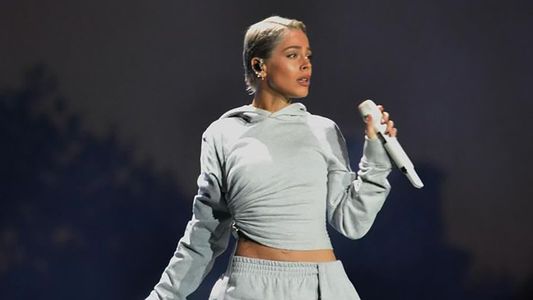 Tini Stoessel abrió su corazón ante sus fans y habló del duro momento que vivió: No lograba dormir sola