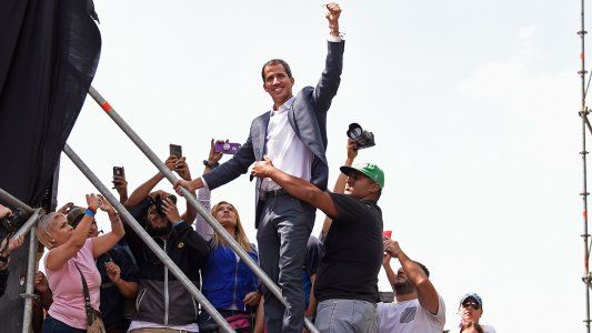 Guaidó llegó a Venezuela y convocó a una movilización para el sábado