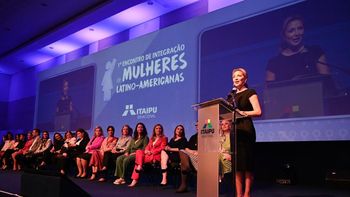 Fabiola Yáñez se mostró con las primeras damas de Brasil y Paraguay en un encuentro sobre empresas públicas
