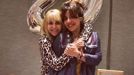 El enojo de Gianinna Maradona por la censura de una foto con Claudia Villafañe: ¿Esto es un chiste no?