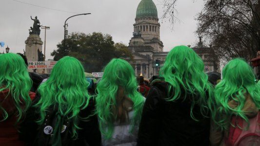 A un mes de la aplicación del aborto legal: el 0800 saturado y la resistencia en algunas provincias
