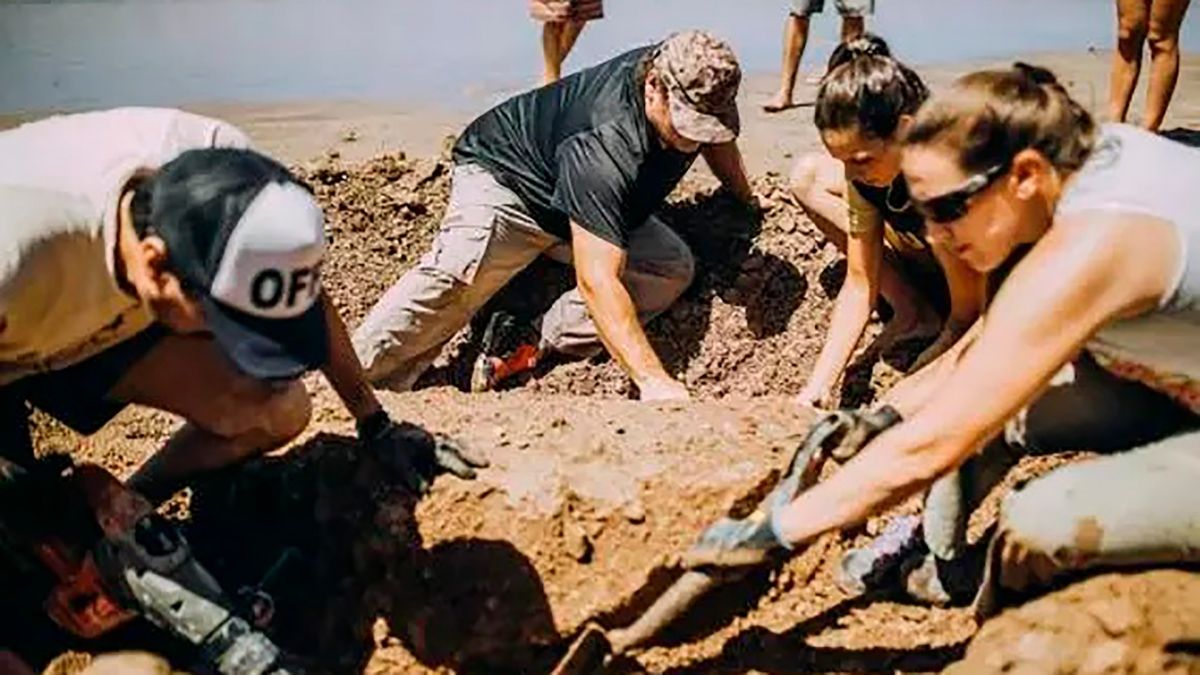 Los paleont&oacute;logos del Museo Scaglia se mostraron muy entusiasmados por el descubrimiento de los ni&ntilde;os. (Foto: T&eacute;lam)