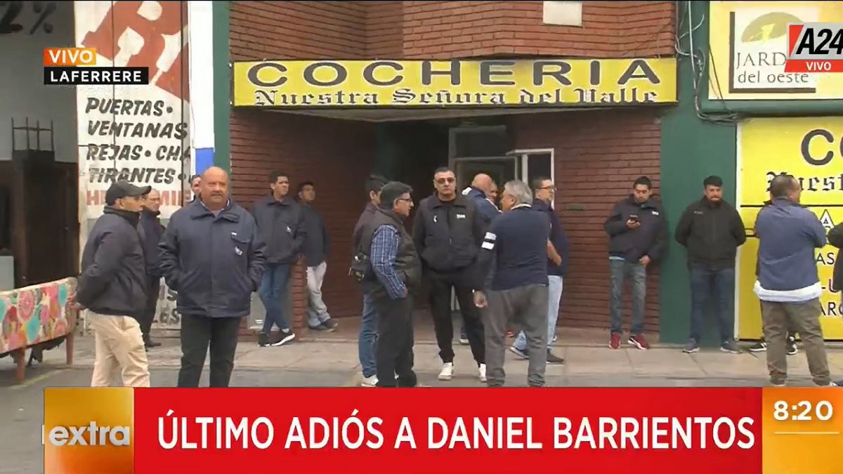 Entre Amigos Y Colegas Velaron Los Restos De Daniel Barrientos El Colectivero Asesinado En La 9618