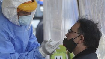 El Gobierno evalúa el Plan ASPI, espera más vacunas y enfrenta un nuevo miedo a los testeos