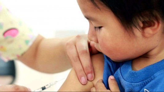 Padres antivacunas: en Mendoza habrá multas de hasta $7.600 y arrestos