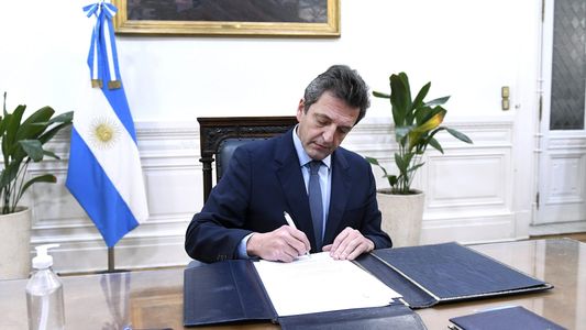 El Gobierno prepara un canje de deuda para despejar vencimientos por 7 billones de pesos