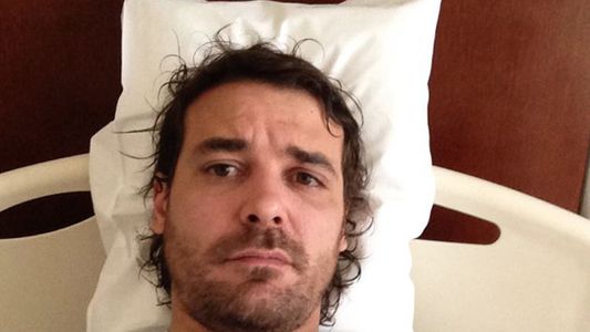 A recuperarse | Pedro Alfonso y las fotos de su rodilla operada