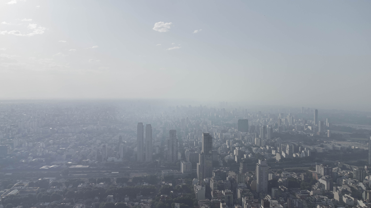 Humo En La Ciudad Hoy: Por Qué Hay Olor A Quemado Y Cómo Afecta A La Salud