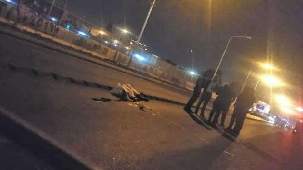 Identificaron a la mujer lanzada desde auto y aplastada por camión: macabros detalles