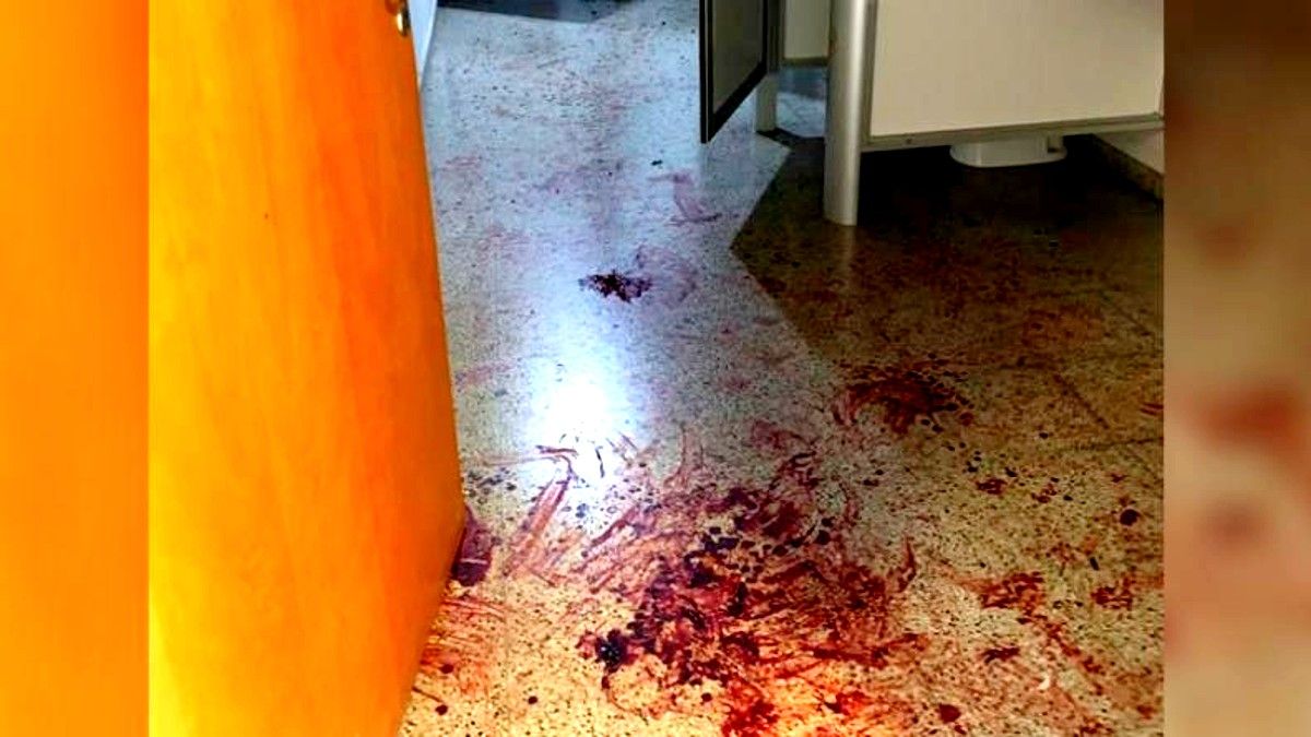 La sangrienta escena en la Facultad de Arquitectura de Córdoba (Foto: gentileza El Doce TV).