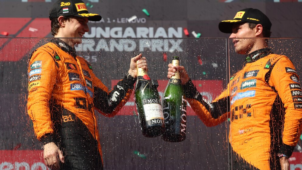 Oscar Piastri y Lando Norris, de McLaren.