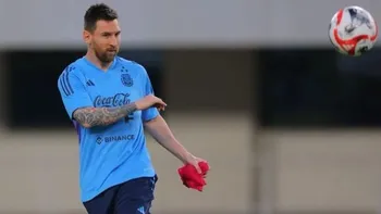 Locura por Lionel Messi y la Selección Argentina en China: las fotos del primer entrenamiento