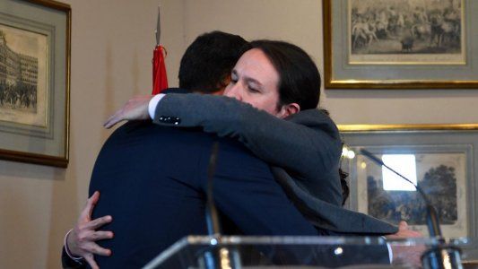 España: preacuerdo entre el socialismo y Podemos para formar gobierno