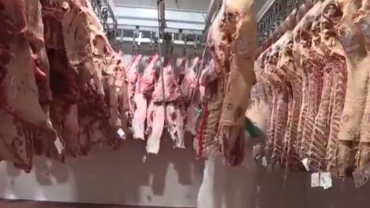 Encuentran COVID-19 en un envío de carne argentina a China y preocupa que haya sanciones