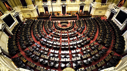 La oposición no logró el quórum en Diputados y pidió postergar la sesión para tratar la regulación de los DNU