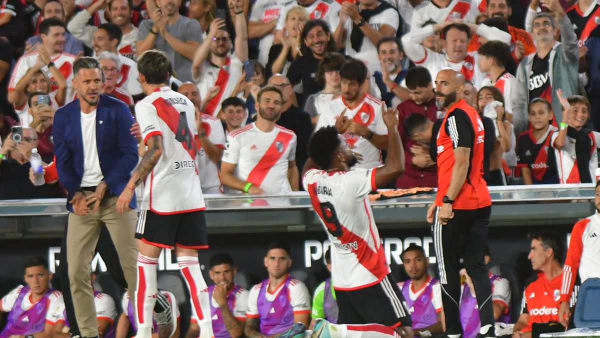Miguel Borja anotó los dos goles de River. (Foto: Olé)