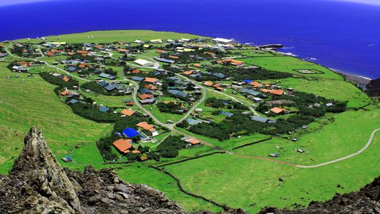 Los secretos de la isla habitada más inhóspita del mundo