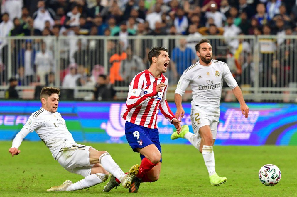 La patada de Valverde: salió la sanción al futbolista uruguayo que bajó a Morata en la Supercopa