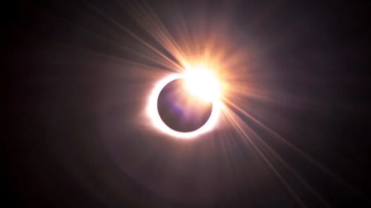 Eclipse solar 2022: todo lo que tenés que saber del fenómeno astronómico