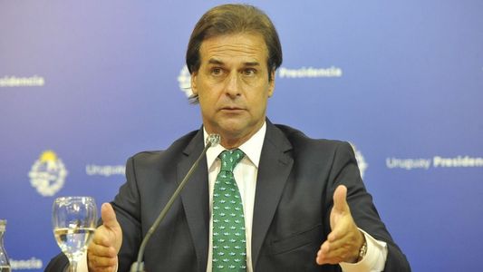 Polémica con Luis Lacalle Pou: una clínica argentina para calvicie abrió en Uruguay en plena pandemia