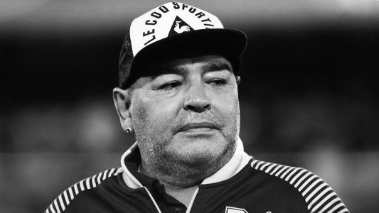 Internaron a Diego Maradona en una clínica de La Plata
