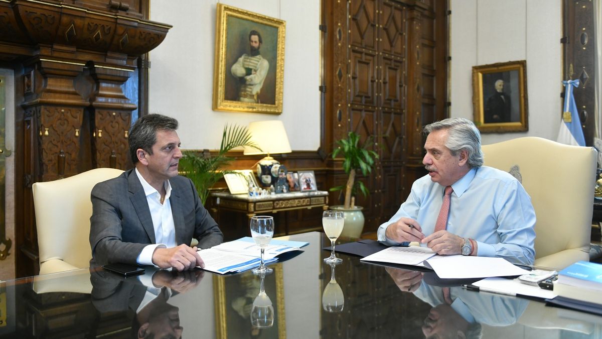 El ministro Sergio Massa y el presidente Alberto Fernández se reunieron en el Ministerio de Economía (Foto: Télam).