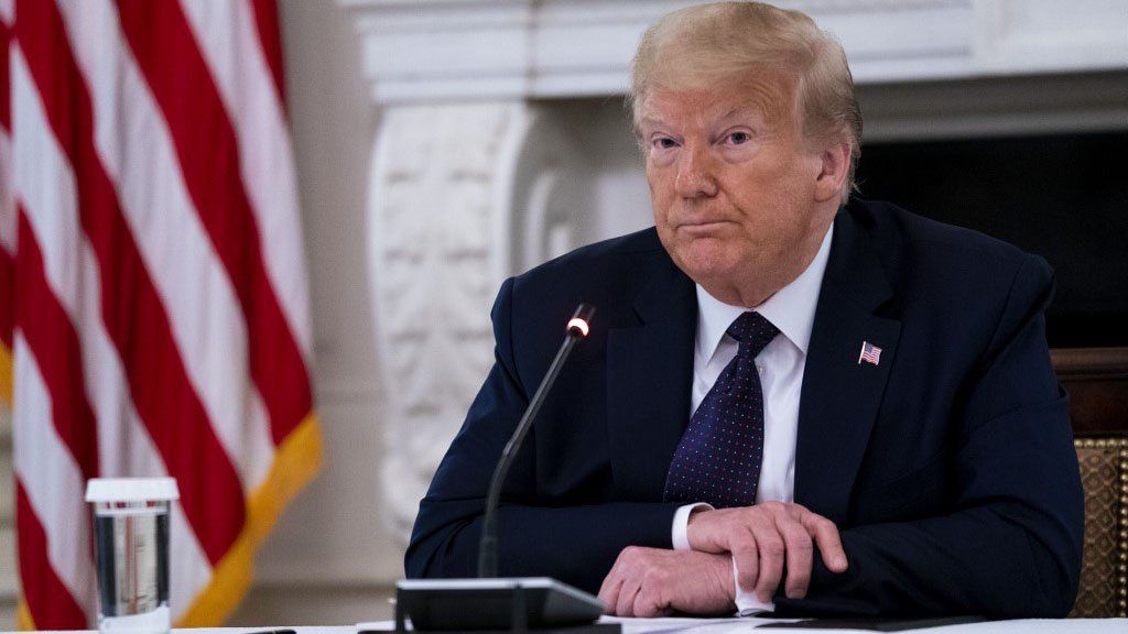 A partir del desempleo por el COVID-19 y pensando en la campaña electoral, Trump prepara más límites a la inmigración