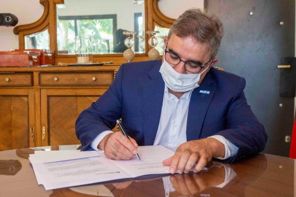 Todo el país con coronavirus: el gobernador Raúl Jalil confirmó el primer caso en Catamarca, la única provincia que no tenía contagiados