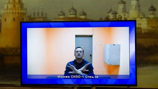 Navalny afronta el primero de los juicios que podría dejarlo en prisión durante varios años