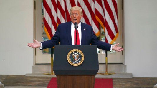 Trump amenaza con cerrar sus redes sociales tras el cuestionamiento de Twitter por publicar fake news