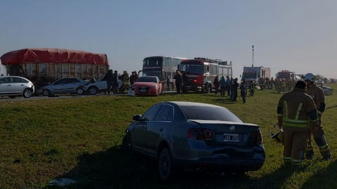 El impactante video de uno de los autos que chocó en cadena en la autopista Rosario-Córdoba