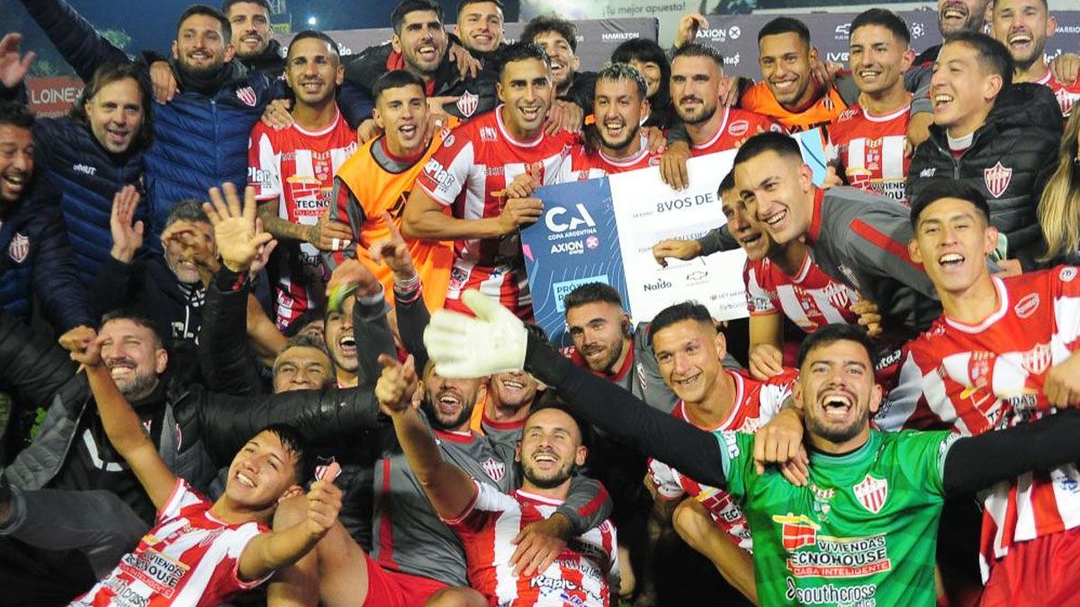 La tremenda cargada de Talleres (RE) a Racing tras el batacazo en la Copa Argentina