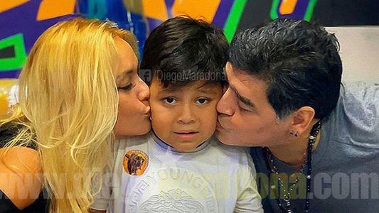 Verónica Ojeda celebró en México el día de la madre junto a Maradona y Dieguito