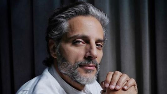 Joaquín Furriel se luce en Netflix con la nueva serie de los creadores de La casa de papel