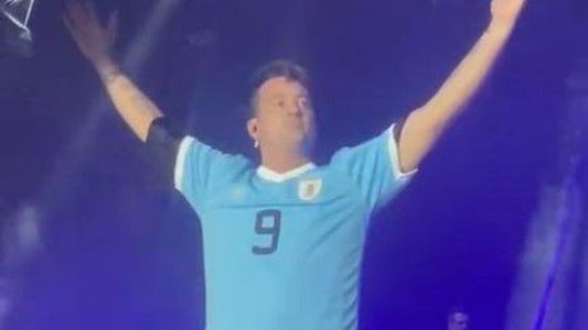 El divertido gesto de Chano Moreno Charpentier durante un recital en Uruguay