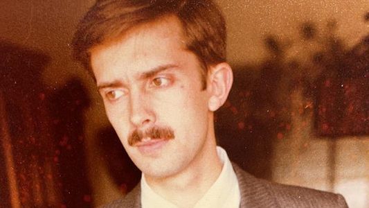 ¿Quién es este reconocido y mediático abogado que hoy defiende a uno de los hombres más polémicos?