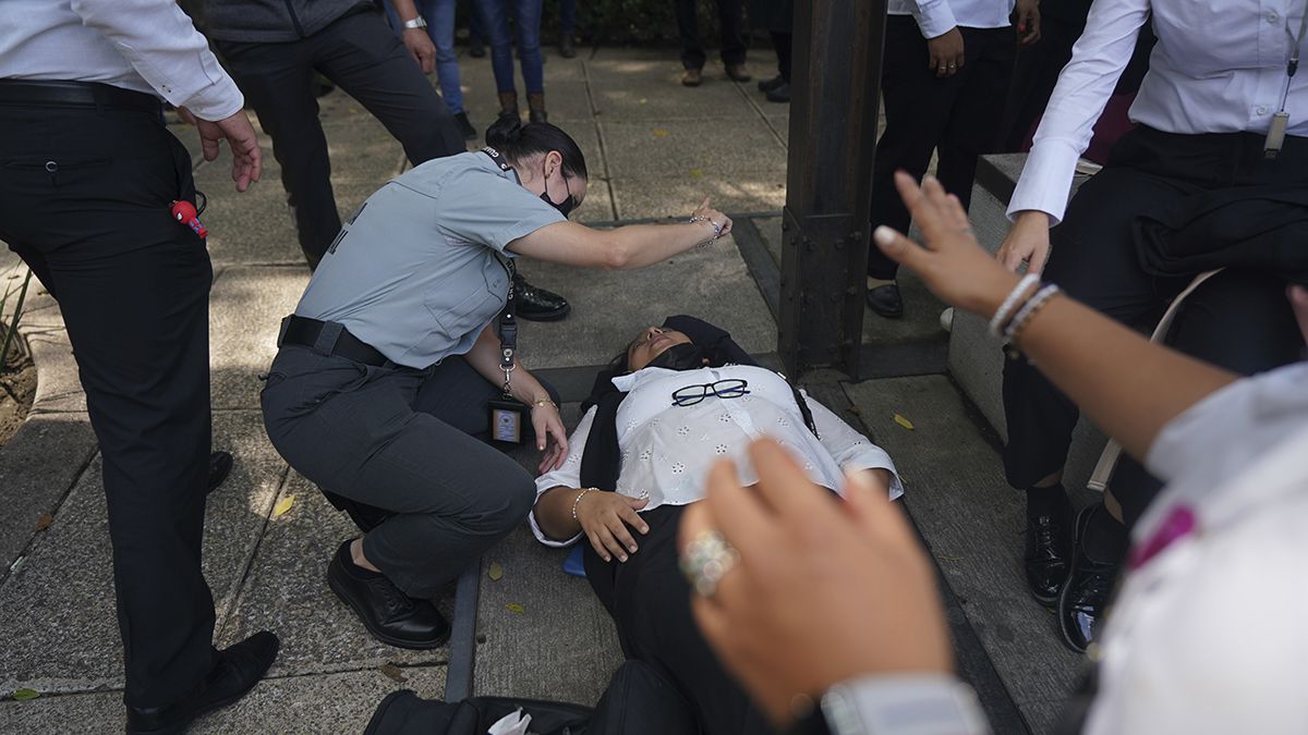 Un sismo de alta intensidad se sinti&oacute; este lunes en numerosos estados de M&eacute;xico justo despu&eacute;s de que se hiciera un simulacro. (Foto: AP)