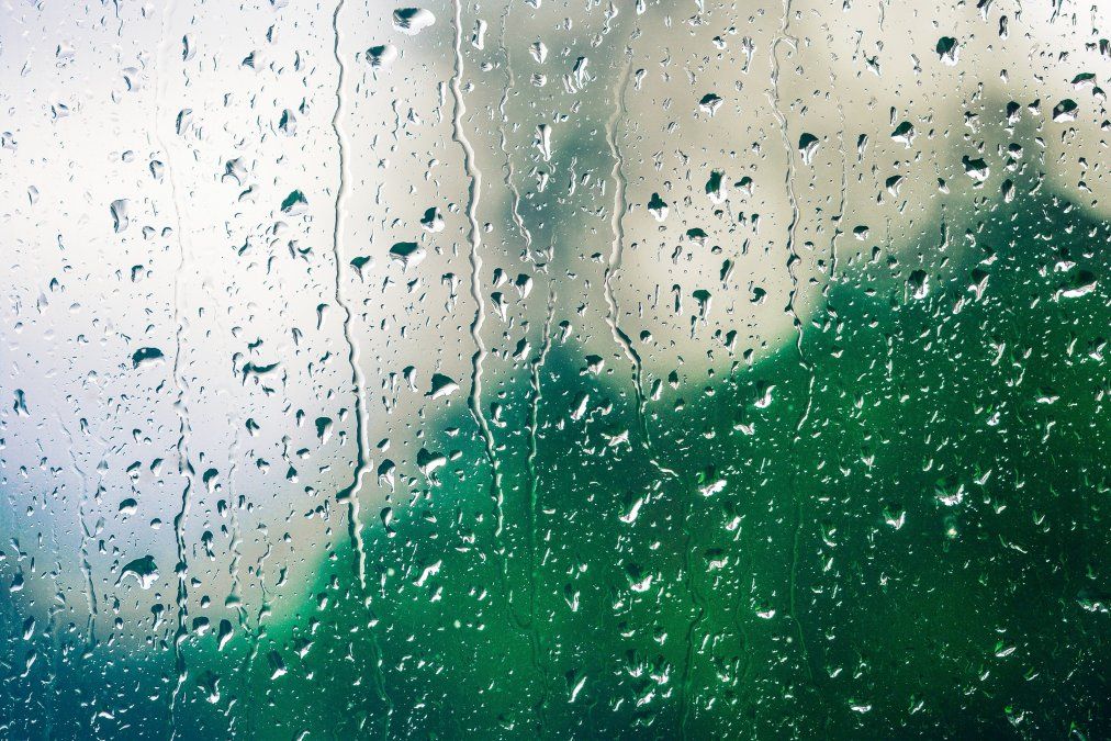 Las lluvias complicarían el avance de las máquinas para la cosecha de soja y maíz.&nbsp;
