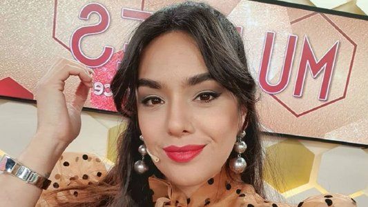 Diosa natural: Angela Leiva en bikini se animó a mostrar sus rollitos