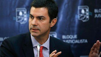 Lanzado como un peronista “republicano”, Urtubey pidió un “sistema de gobierno semiparlamentario”