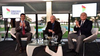 Lavagna y Urtubey llaman a romper la polarización y denuncian que existen “poderes que actúan a espaldas de la población”