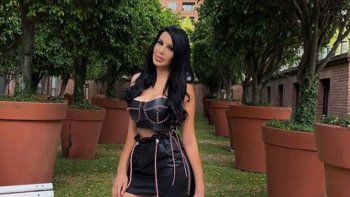 Polémica por una foto de Charlotte Caniggia: ¿Abusó del photoshop?