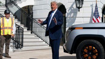 Trump continuará internado en el hospital militar de Washington durante los días críticos que determinarán su evolución