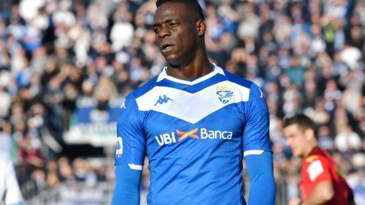 Sanción ejemplar en Italia: cinco años de suspensión para un hincha de Hellas Verona por insultos racistas contra Balotelli