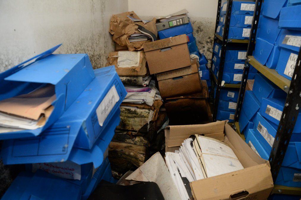 “Desidia macrista”: la denuncia del ministerio de Defensa tras encontrar archivos en un depósito inundado