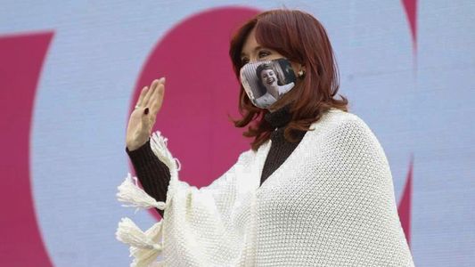 Por qué el look de Cristina en el Senado fue furor y el detalle de un costoso atuendo