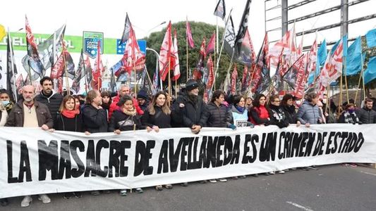 A 20 años de la Masacre de Avellaneda, organizaciones sociales se movilizaron con críticas al Gobierno